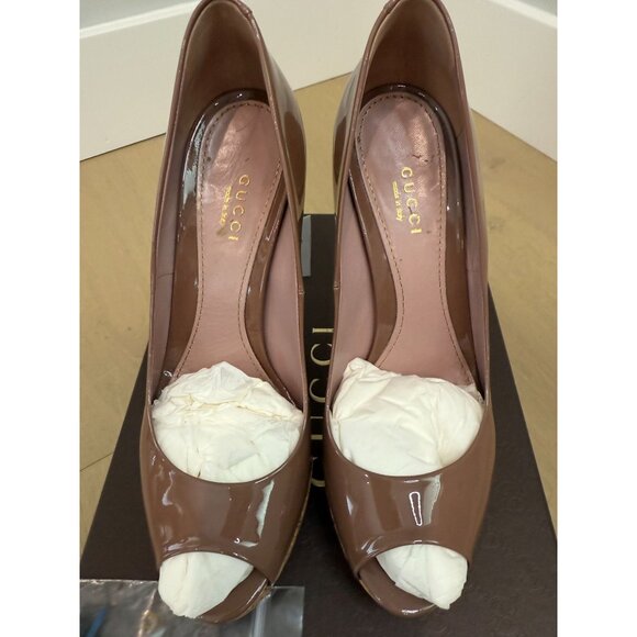 Women's Gucci 'Bernice' Patent Leather Peep-Toe Platform Pump, size 37 (EU) - Picture 3 of 16